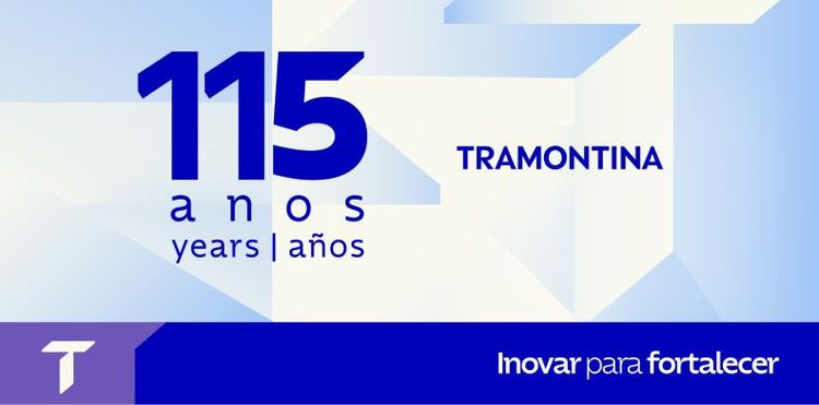 Selo comemorativo de 115 anos da Tramontina com o slogan "Inovar para Fortalecer" em fundo geométrico azul e branco.