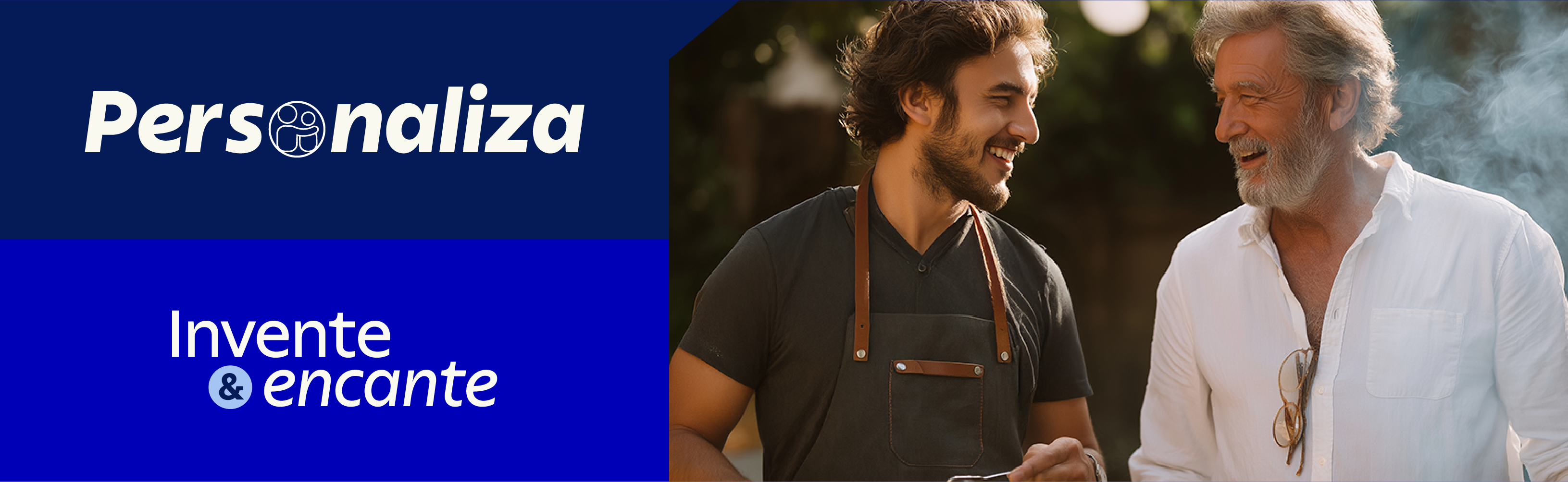 Banner de Dia dos Pais da Tramontina Personaliza. À esquerda, fundo azul com os logotipos 'Personaliza' e a frase 'Invente & encante'. À direita, uma foto lifestyle mostra um pai idoso e seu filho jovem sorrindo e conversando durante um churrasco ao ar li